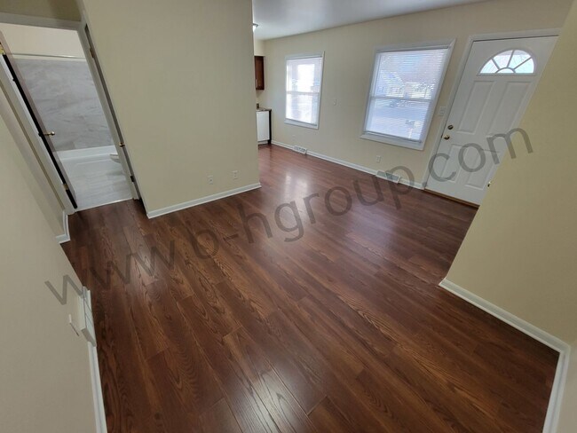 Building Photo - 4705 42nd Ave