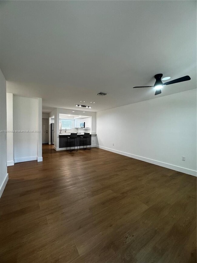 Building Photo - 1460 SW 24th Ct