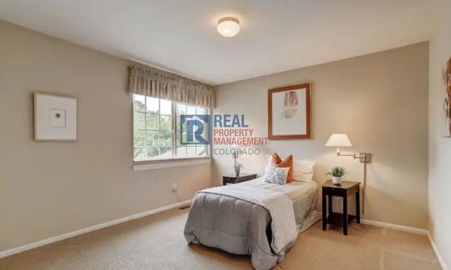 Building Photo - 13732 Legend Way