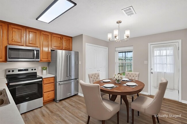 Building Photo - 1402 Western Oaks Ct