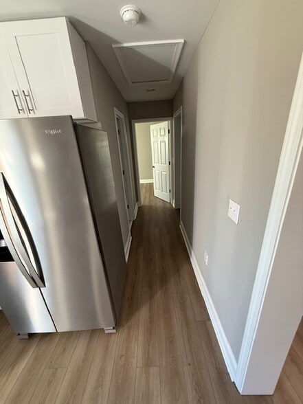 Hall to bedrooms - 406 E King St