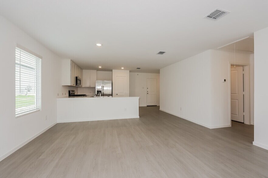 Building Photo - 10712 Gun Barrel St