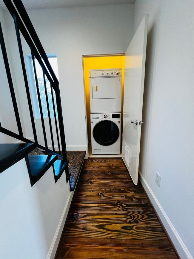 Building Photo - 1524 Blodgett St