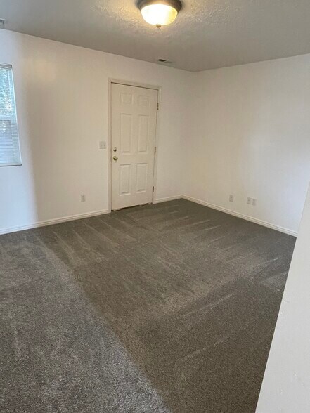 Main Floor Living Area - 360 W 300 S