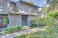 Building Photo - 18 Hillbrook Way
