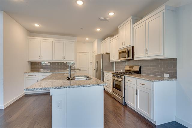 Building Photo - 2725 Splendor Ln
