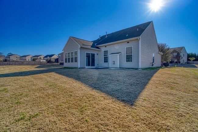 Building Photo - Incredible Home In Gated Community/Simpsonville