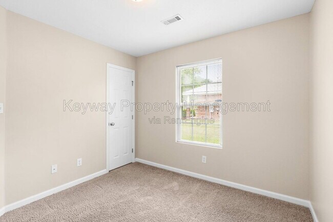Building Photo - 1760 Tamarind Way