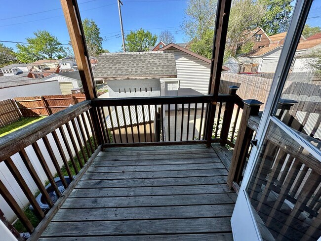 Building Photo - Beautifully rehabbed unit in Tower Grove S...
