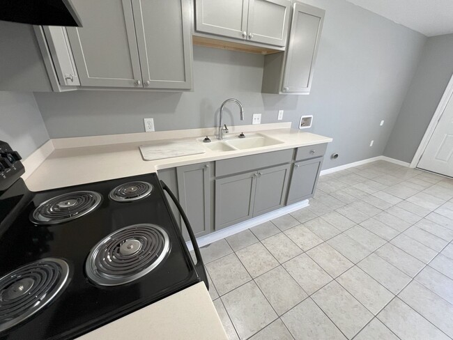 Building Photo - Baker Trails Apartments