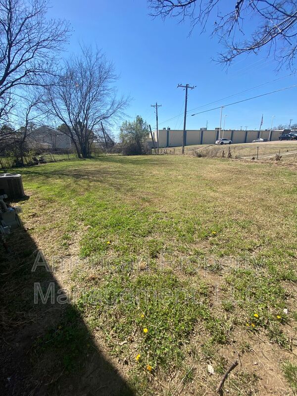 Building Photo - 1598 S 67th E Ave