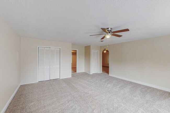 Building Photo - Coming Soon! Comfortable 3 bd / 2 ba Home for Lease in Cleburne