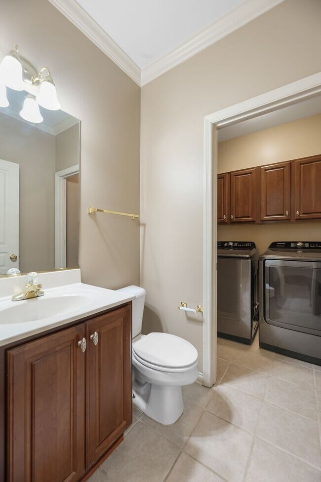 Building Photo - Beautiful 3 bedroom condo in Farragut!