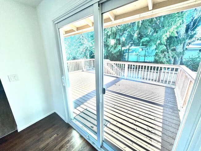 Building Photo - Gorgeous 4-Bd House | Huge Deck, Huge Fenced Yard, & Bonus Room!