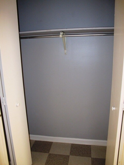 Building Photo - Park East