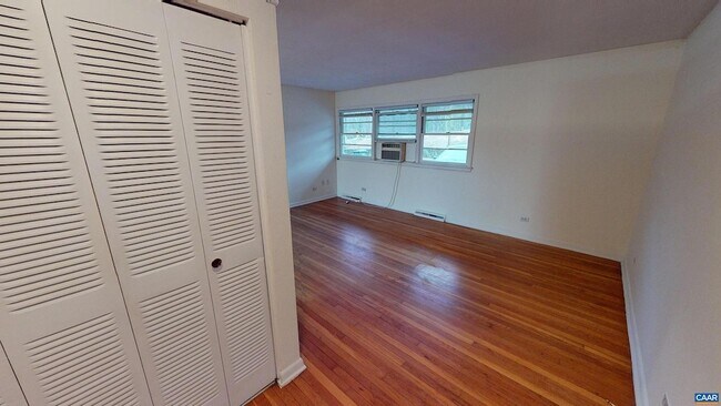 Building Photo - 130 Apple Tree Rd