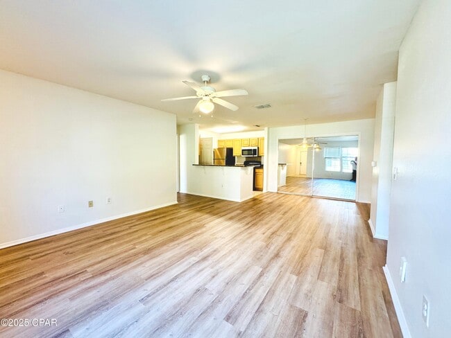 Building Photo - 1402 Lighthouse Rd