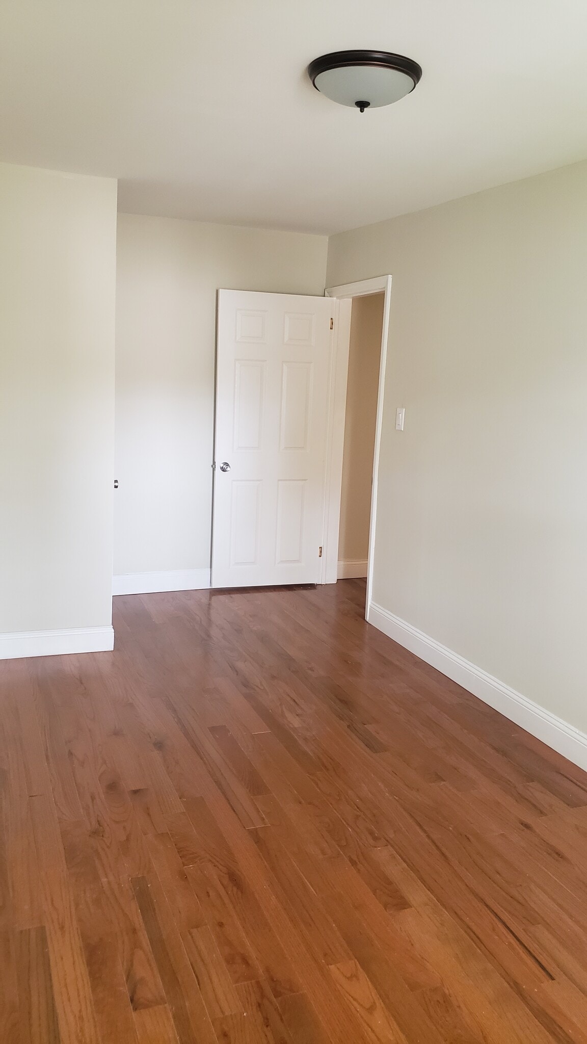 Building Photo - 643 E 87th St