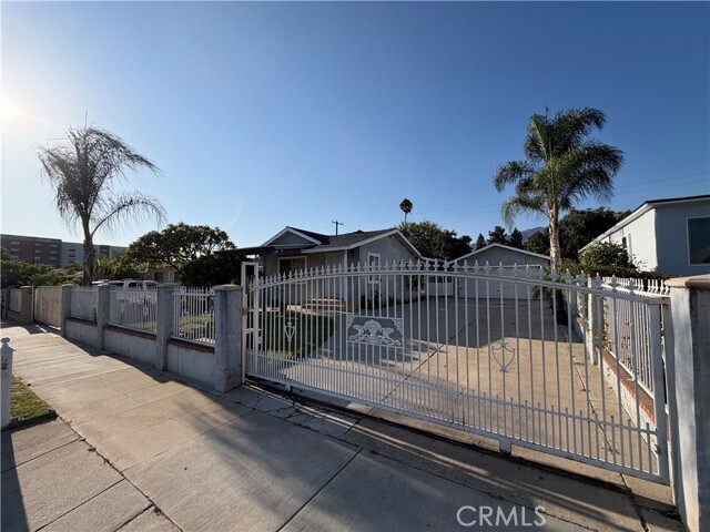 Building Photo - 129 E Pomona Ave