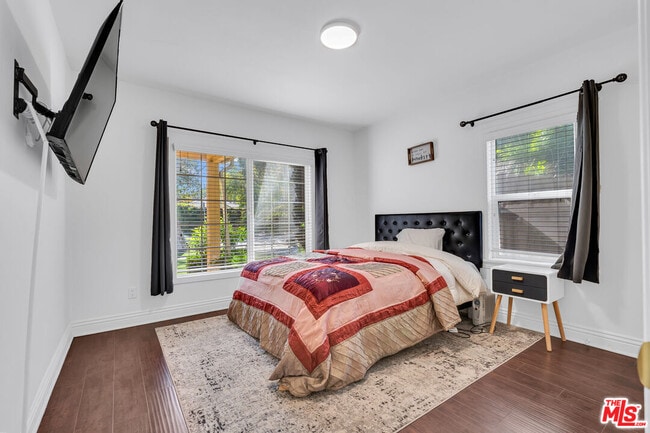 Building Photo - 1906 Veteran Ave