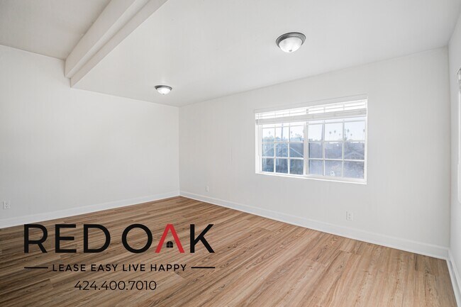 Building Photo - 731 W 46th St