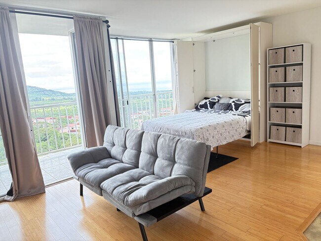 Building Photo - Makaha Valley Towers Studio