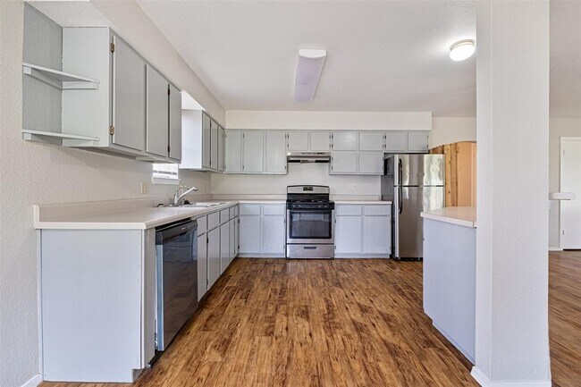 Building Photo - 6618 Cherrywood Ln