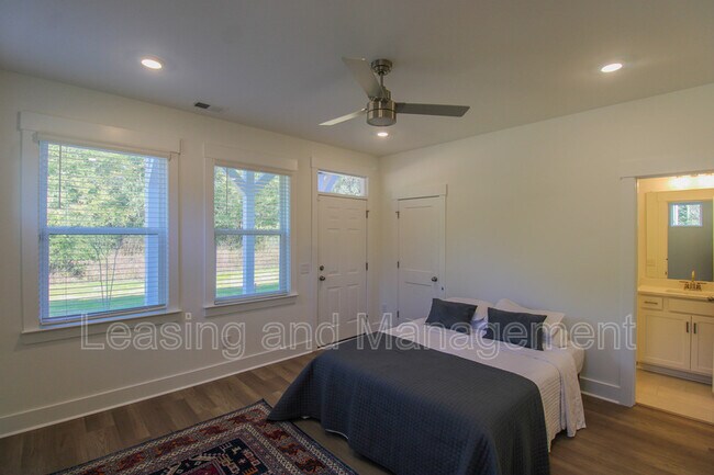 Building Photo - 406 Katies Scenic Ct