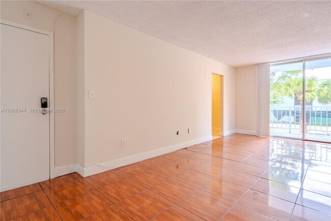 Building Photo - 482 NW 165th St