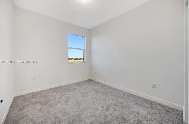Building Photo - 2574 SE 25th Ct