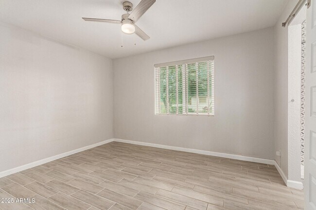 Building Photo - 501 E El Camino Dr