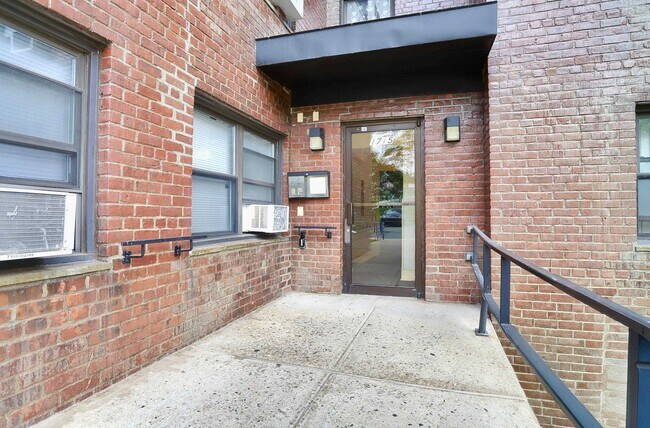 Building Photo - 1715 John F. Kennedy Blvd