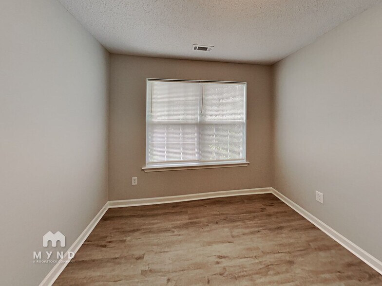 Building Photo - 2379 Coach Way