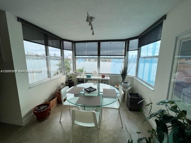 Building Photo - 16570 NE 26th Ave