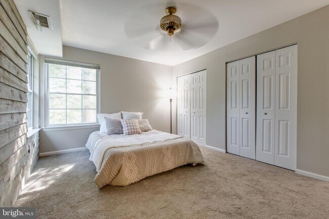 Building Photo - 206 Spring Maiden Ct