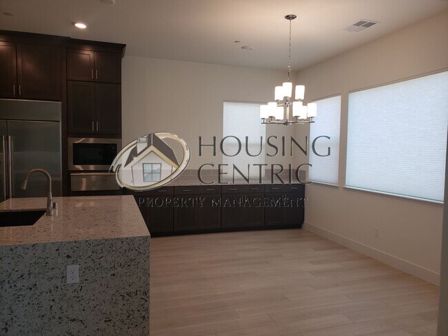 Building Photo - 8067 Grant Dr