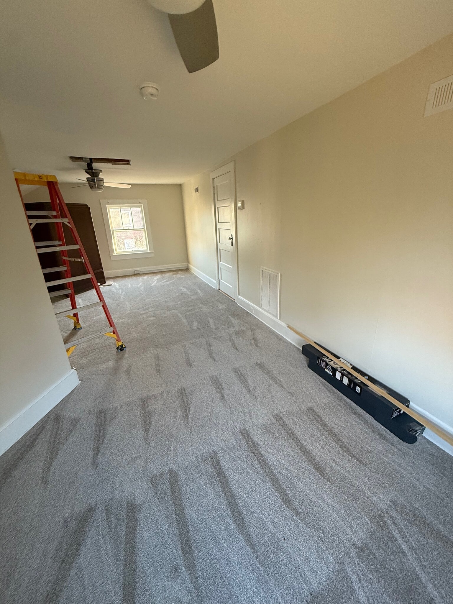 Upstairs bedroom - 3915 Old Buckingham Rd.