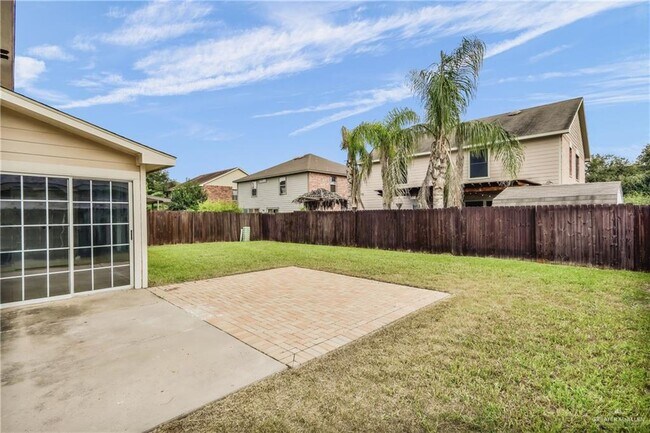 Building Photo - 4113 Periwinkle Ave
