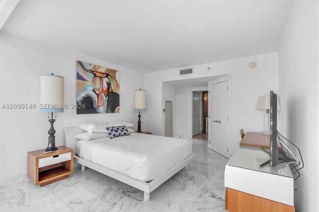 Building Photo - 6801 Collins Ave
