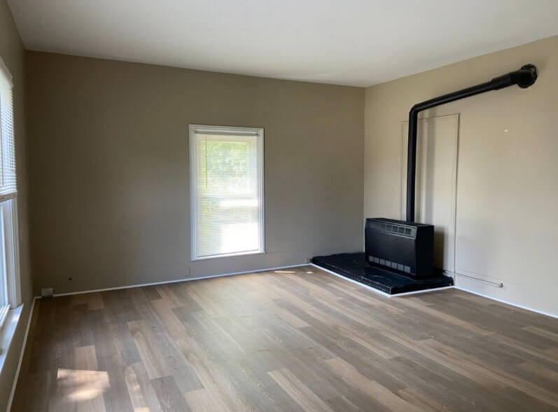 Building Photo - 522 Fleming St