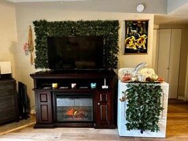 Building Photo - 1385 W University Ave