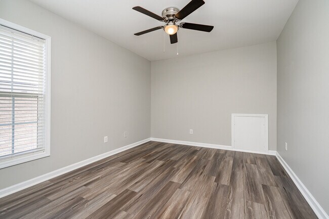 Building Photo - 251 Tradition Way