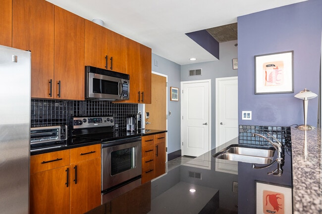 Building Photo - 943 Peachtree St NE