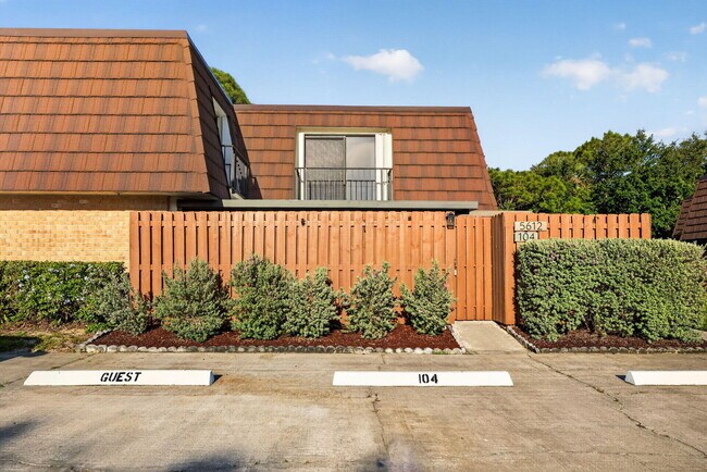 Building Photo - 5612 SE Riverboat Dr