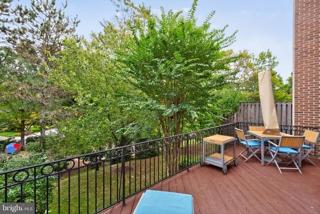 Building Photo - 4015 Mansion Dr NW