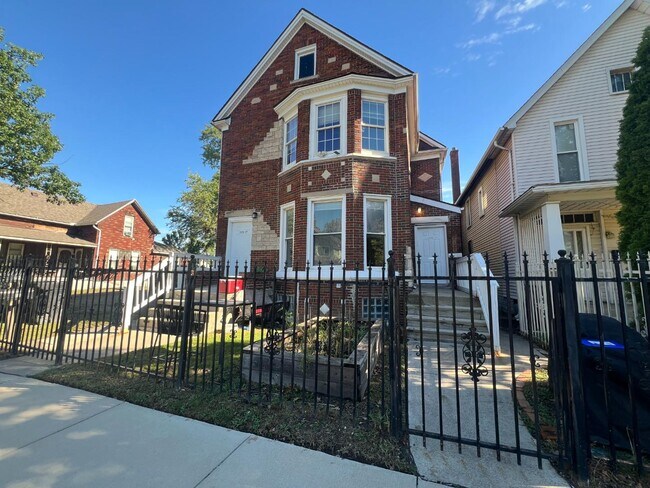 Building Photo - 2020 24th St