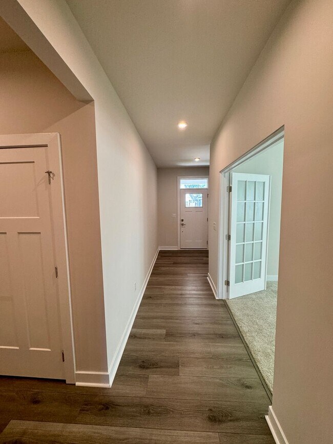 Building Photo - Beautiful, 3BR/3BA, Ranch with Bonus Room in Harrisburg