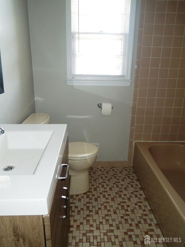 Building Photo - 2026 2nd Pl