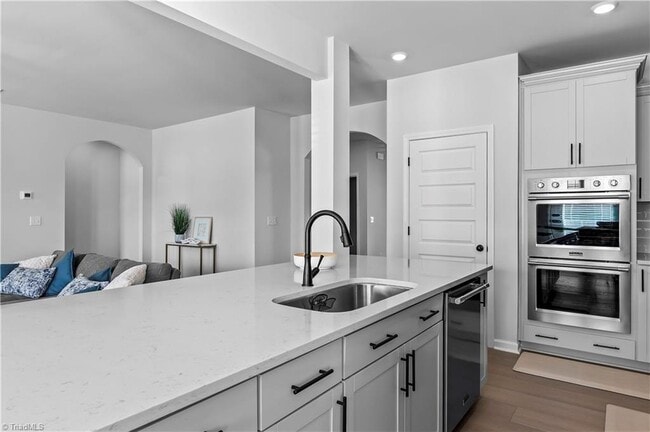 Building Photo - 7260 Huntgate Dr