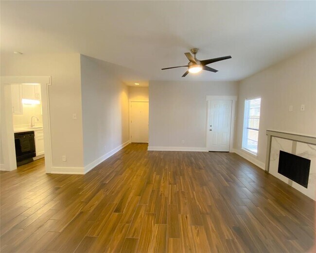 Building Photo - 9707 Richmond Ave.